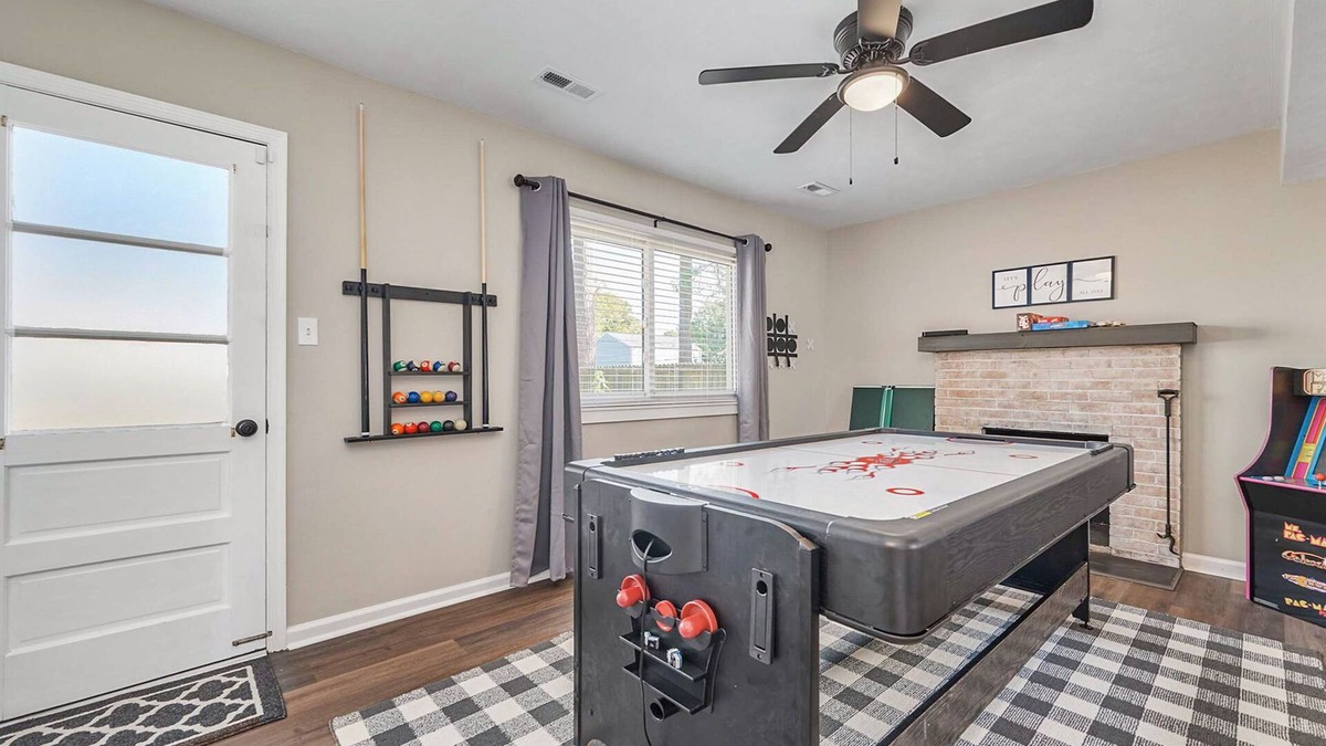 Hampton House | 4BD home with gameroom and pool, close to Langley & PTC!