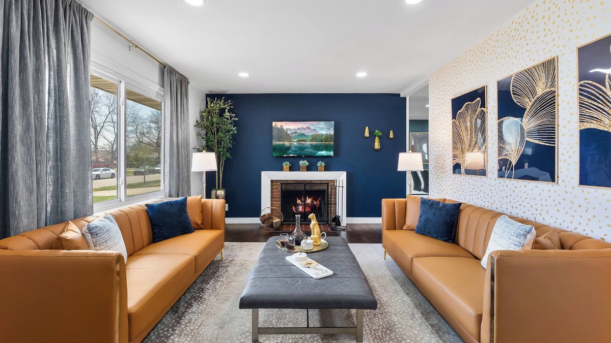 Richfield House | 4BD Near Airport & MOA - Movie Room & Outdoor Fun