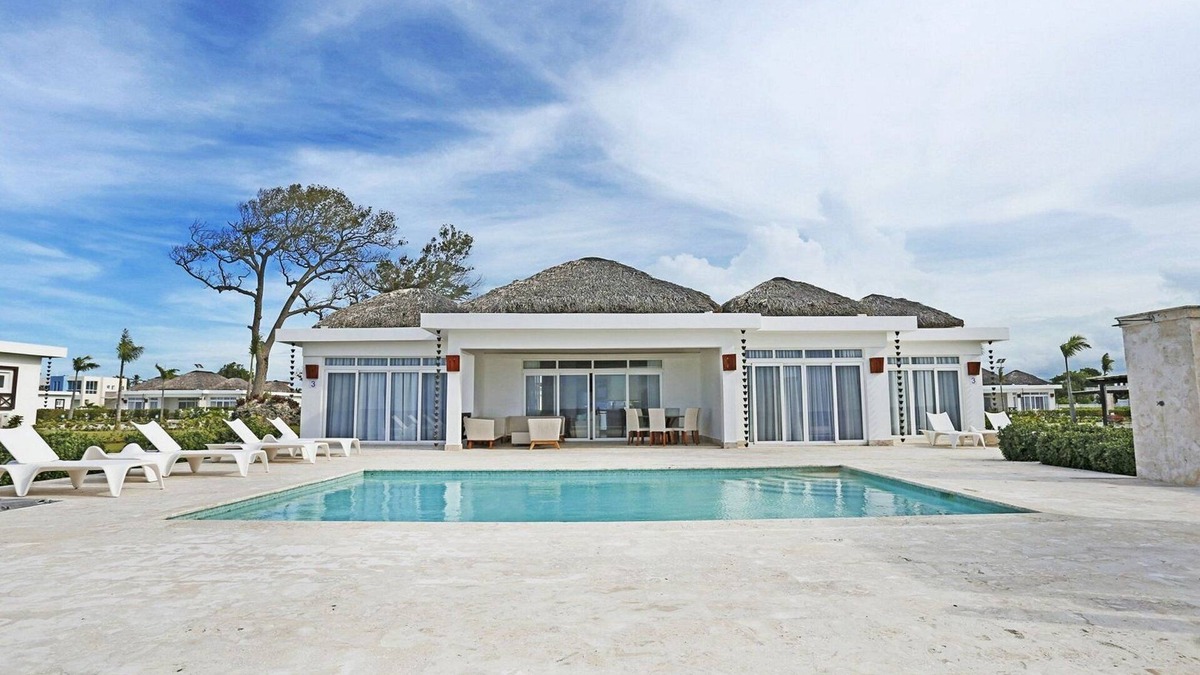 Playa Chiquita Villa | 4BD oceanfront guest-friendly villa with private pool, golf cart, gym, tennis!