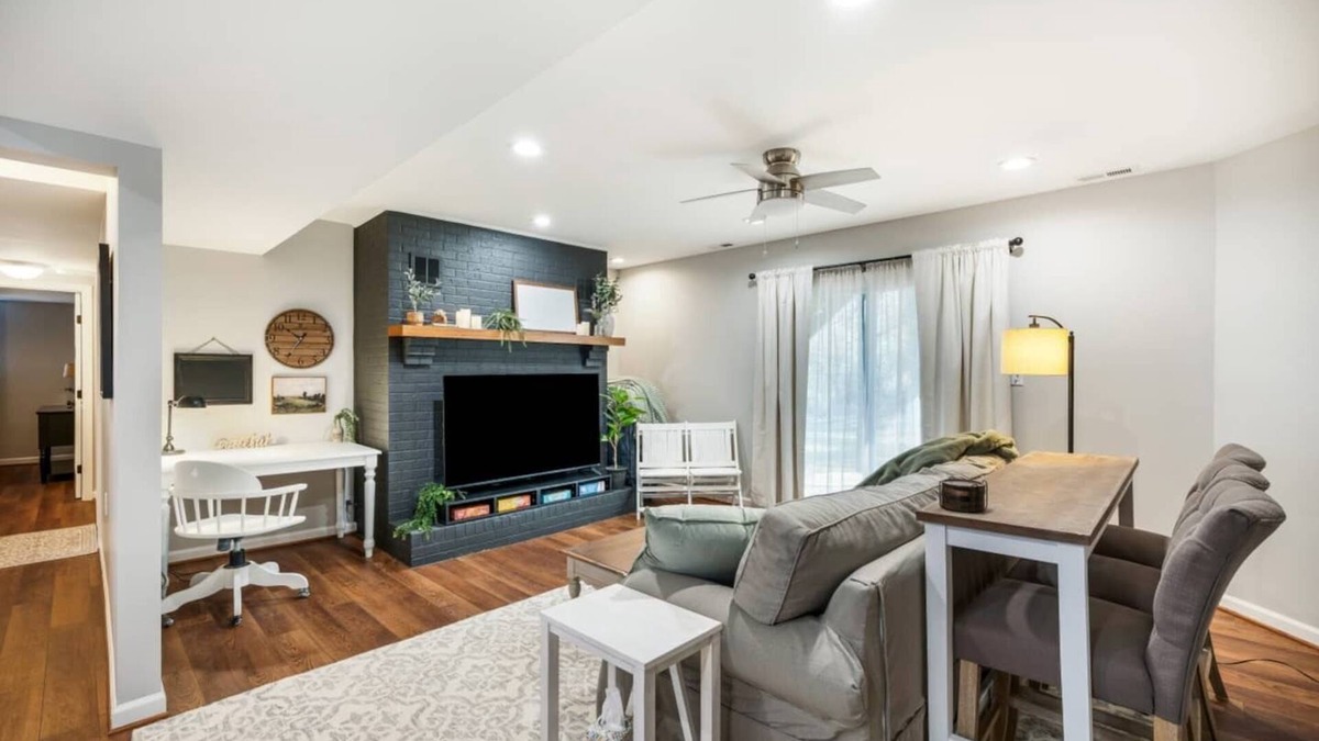 Lynchburg House | 4Bdrm Home Away from Home | 7mins to LU | Sleep 15