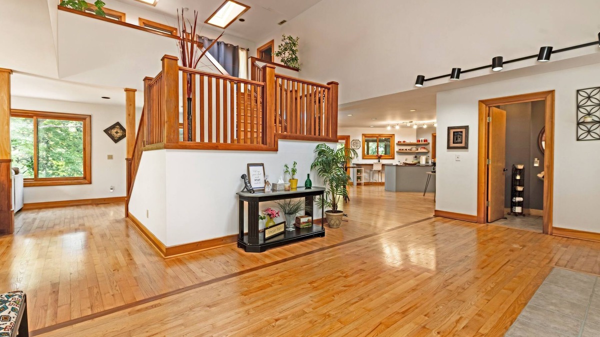 Murphysboro House | ^4BdrmsEACHw/PRIVATEBathrms^