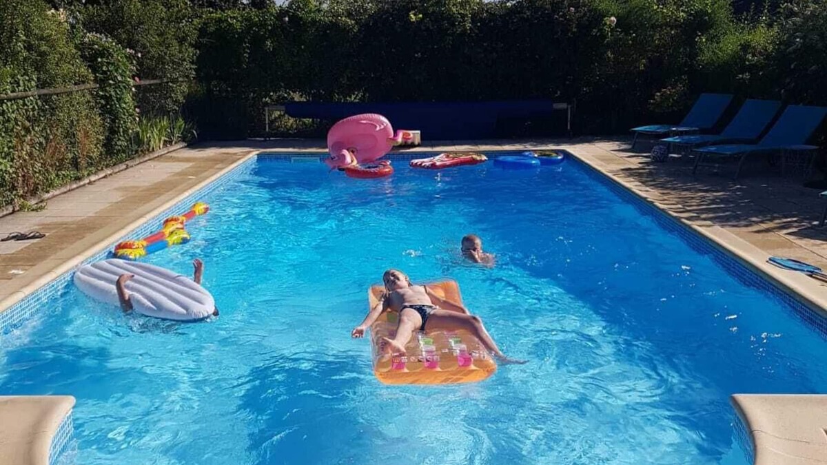 Saint-Vivien Other | 4bed/3bath (sleeps 8+) wifi pool 10% 14 night discount
