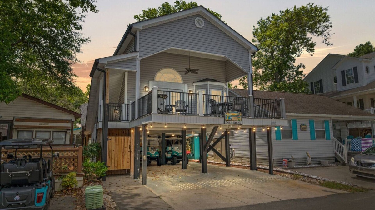 Myrtle Beach House | 4bed 3bath with limo cart and king bed