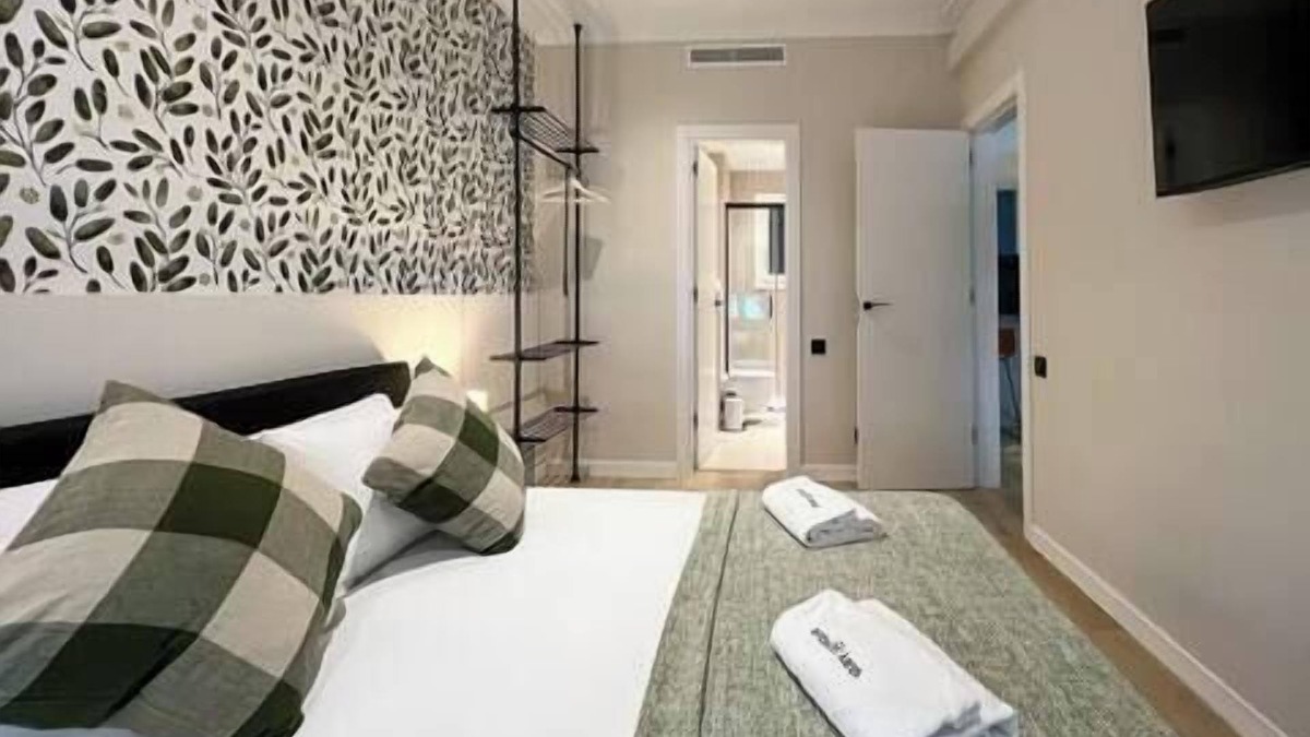 Sant Gervasi – la Bonanova Apartment | 4Bed Apartment in Barcelona
