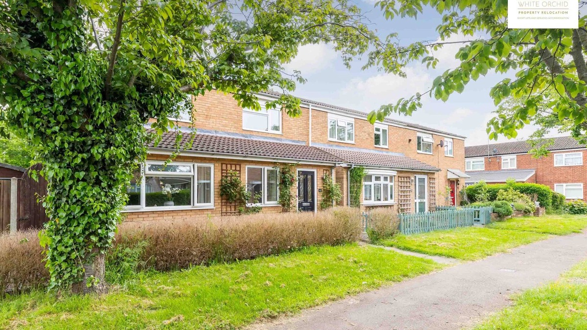Stevenage House | 4bed House Stevenage SG1 Free Parking & Wi-fi Families and Corporations Welcome