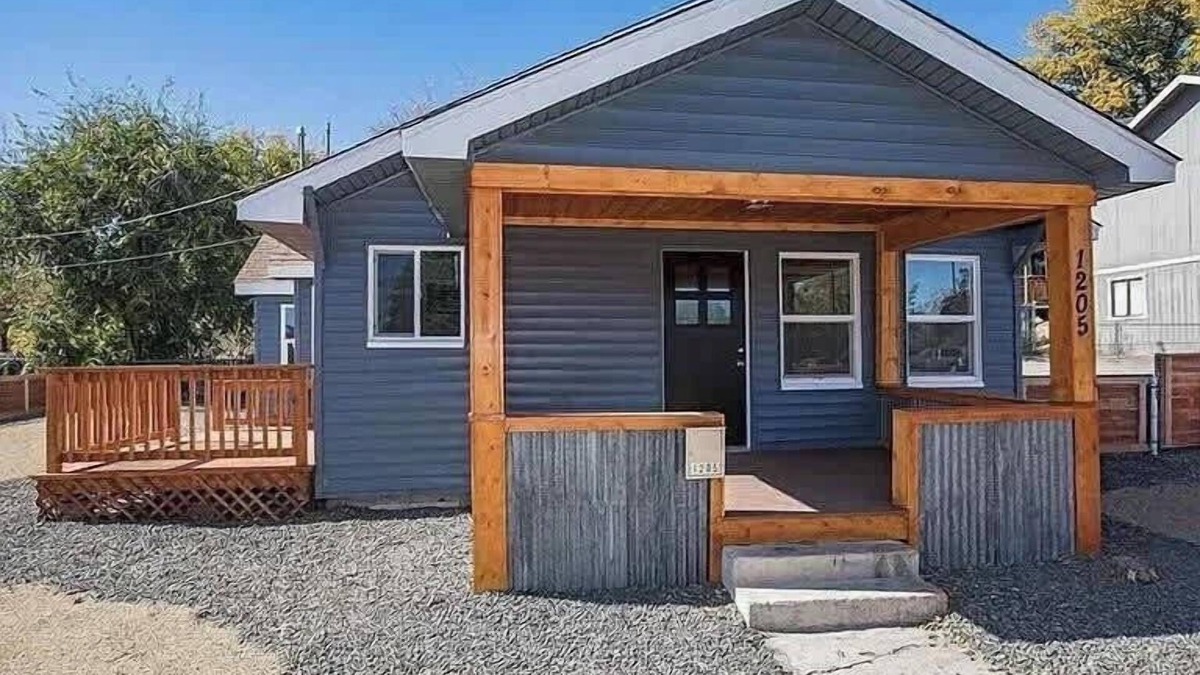 Northeast Reno House | 4Bedroom/6 min to Uni/Sleeps12