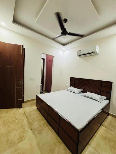 Kharar Apartment | 4BHK Luxury Villa In Mohali - Stay Royal
