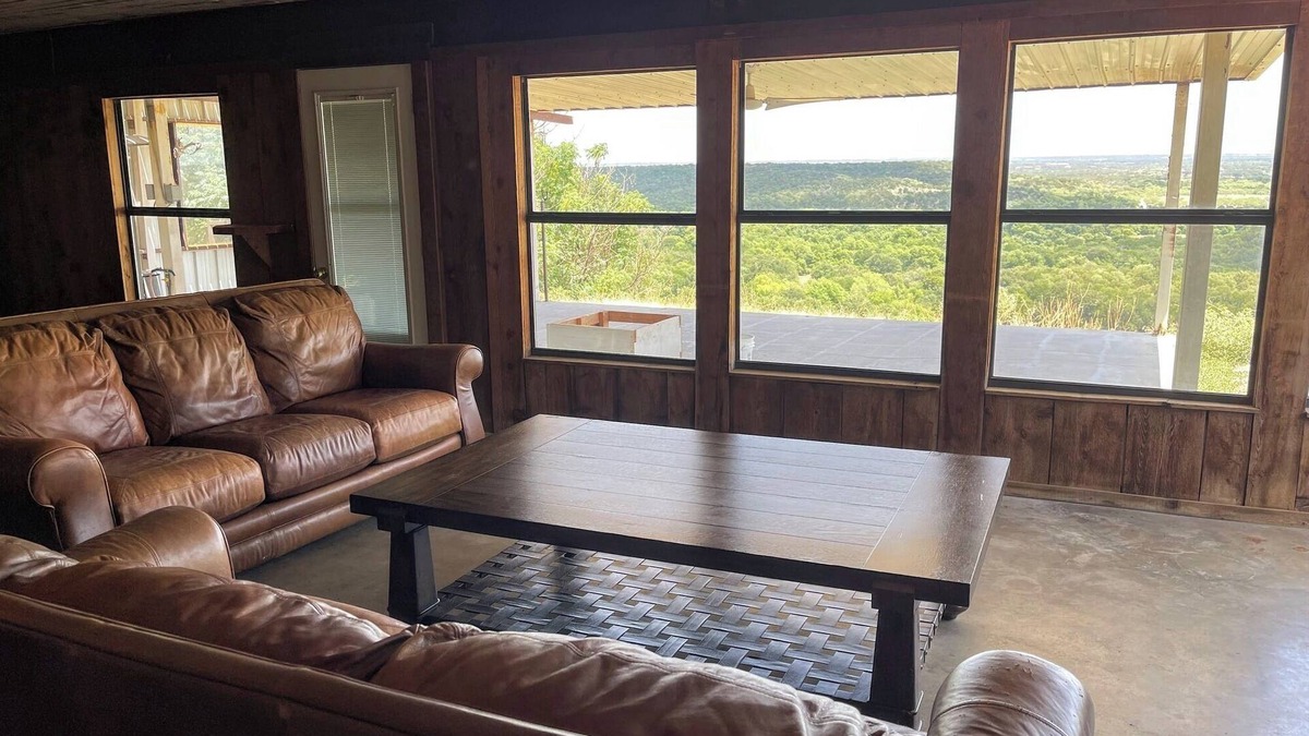 Mineral Wells House | 4BR 2BA house with a beautiful view