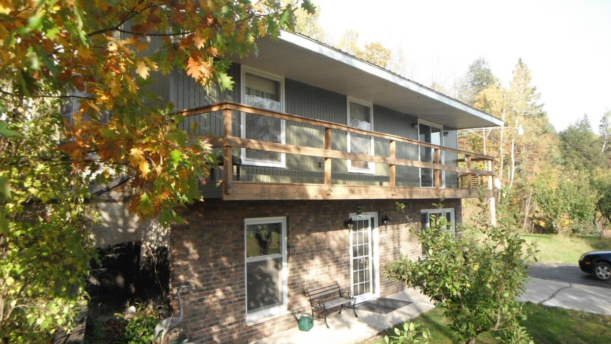 Munising House | 4BR 2BA -Spacious & Private - Big Snow, Close to Ski and nSnowmobile Trails