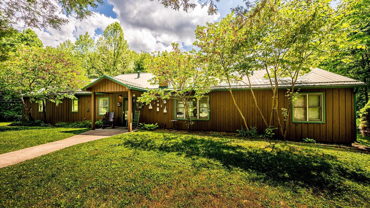 Nashville House | 4BR, 2BA