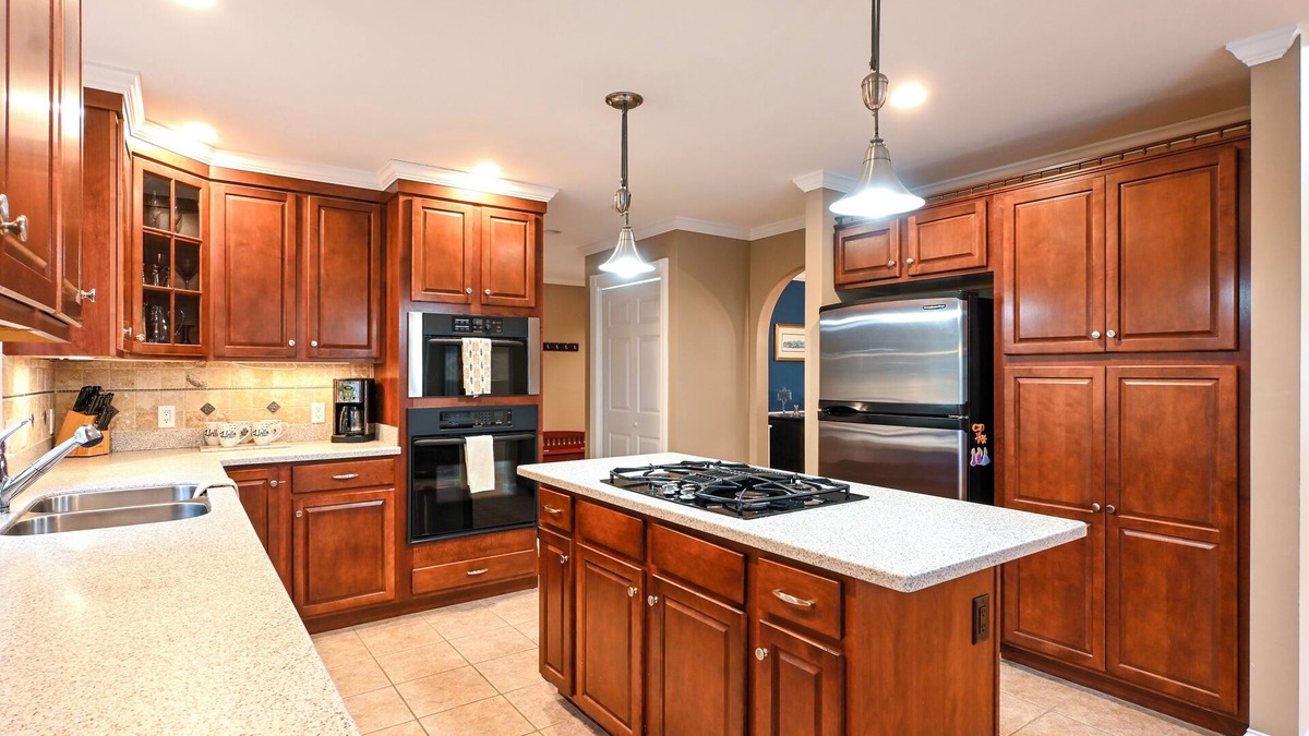 Southern Coast House | 4BR, 3.5 BA, Kid-Friendly, Private, A/C, 5min to Beach