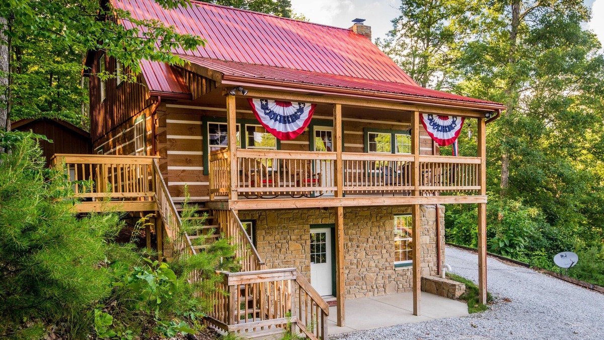 Gnaw Bone Cabin | 4BR, 3BA Log Cabin