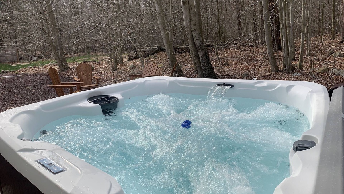 Tobyhanna House | 4BR, 3bath Pocono Home - Hot Tub & Arcades. Forest in back! Near Camelback