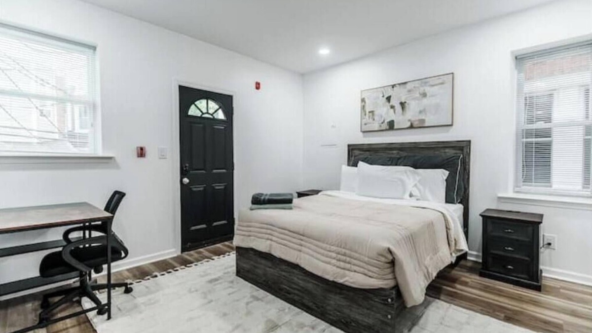 West Philadelphia House | 4BR/4BA Getaway – Near CHOP/combine