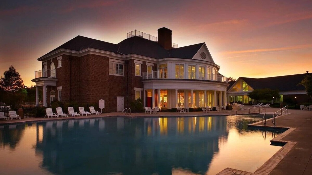 Williamsburg House | 4BR/4BA, Sleeps12. 4.5 resort. Vacation Village at Williamsburg near Theme Parks