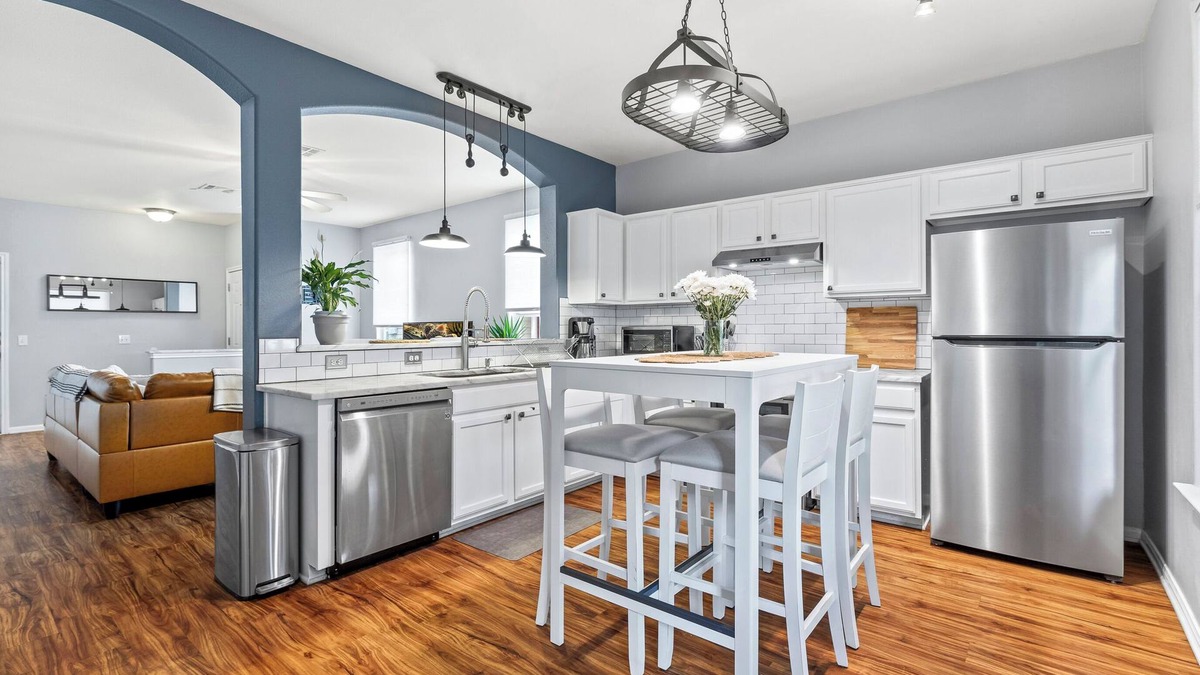 Tanglewood Forest House | 4BR Austin Getaway - Ideal for Families & Groups!