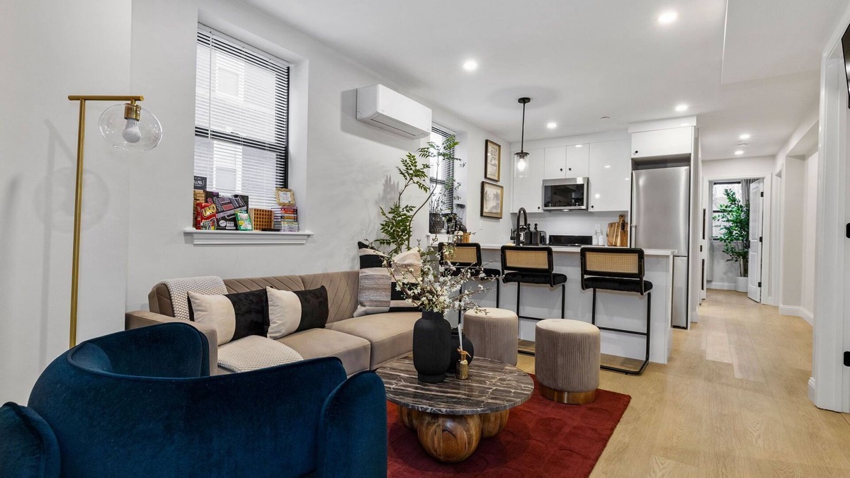 North End Apartment | 4BR Boston Home 5-minute walk to Subway