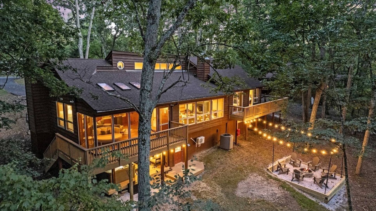 The Woods Cabin | 4BR Cabin | Game Rm | Fire Pit | Hot Tub