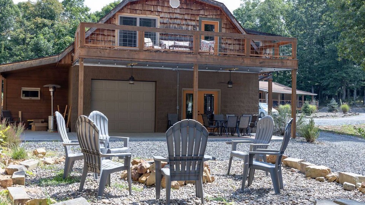 Flat Top Cabin | 4BR Cabin | Scenic Fall Views & Rafting Aventures