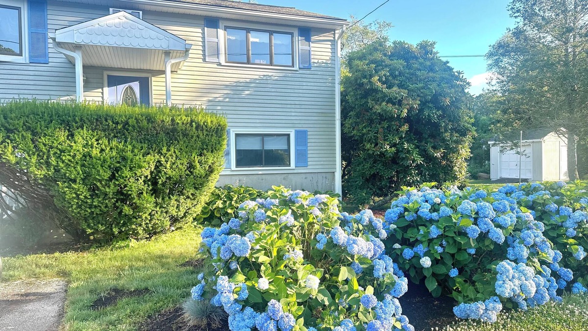 Charlestown House | 4BR Coastal Cottage with Private Beach and Private Beachside parking