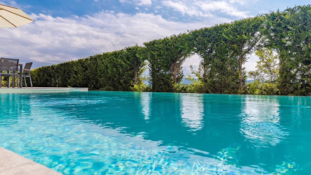 Neive Villa | 4BR CONTEMPORARY VILLA WITH POOL AND VINEYARD VIEW