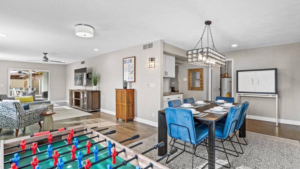 Gilbert House | 4BR Gilbert Home | Dog Friendly | Ping Pong & Foosball | Large backyard | Downtown Less Than 1 Mile