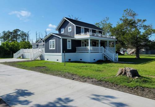 Davis House | 4BR Historic Home Private Dock Fishing