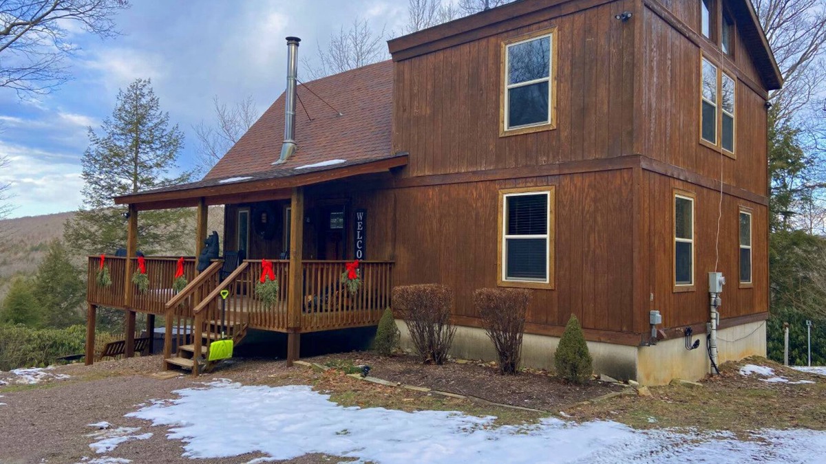 Crellin House | 4BR home in Yough Mtn Resort, sleeps 12. 15 min to Deep Creek Lake Resort