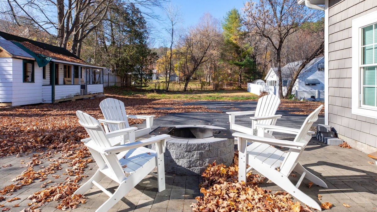 Diamond Point House | 4BR Home W/Bar!