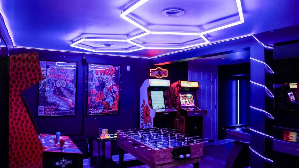 Belmont Cragin House | 4BR Home with Game Room: Chicago Leisure Escape