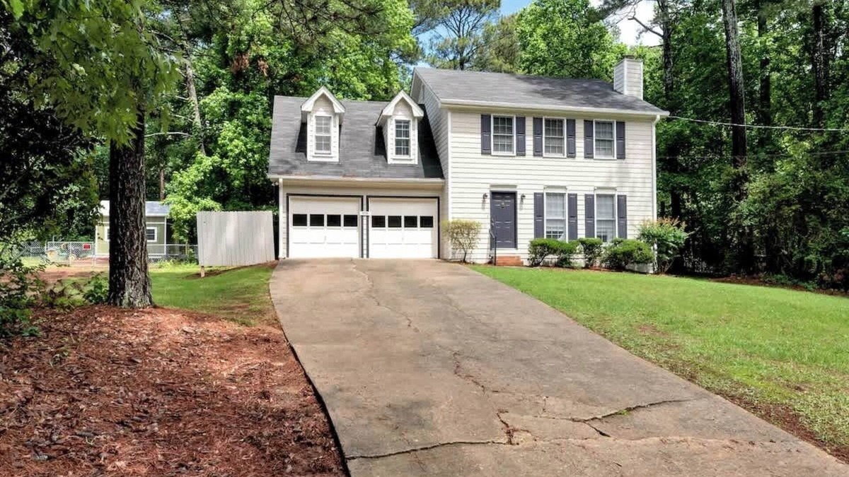 Lawrenceville House | 4BR house with Nature Views, and Firepit, Close to Trails
