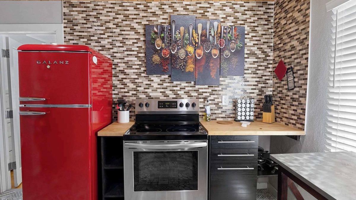 Barths Apartment | 4BR King Basecamp | Rooftop | Red Rocks & Denver Fun