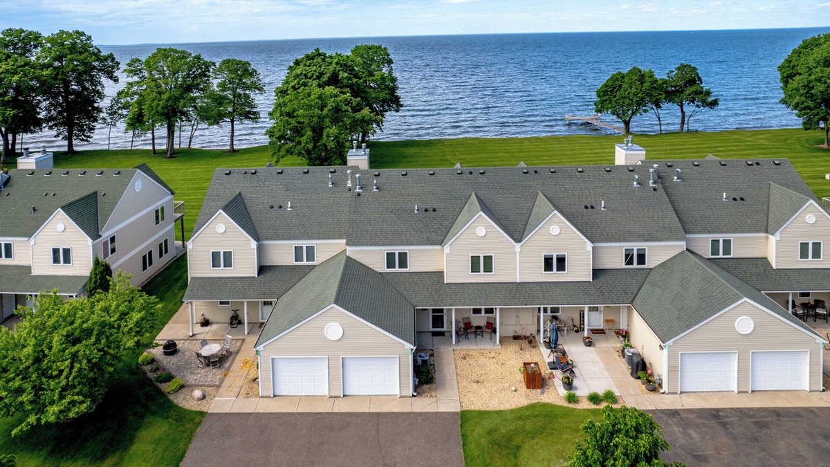 Onamia House | 4BR Lakefront Townhome with Stunning Mille Lacs Lake Views in Onamia