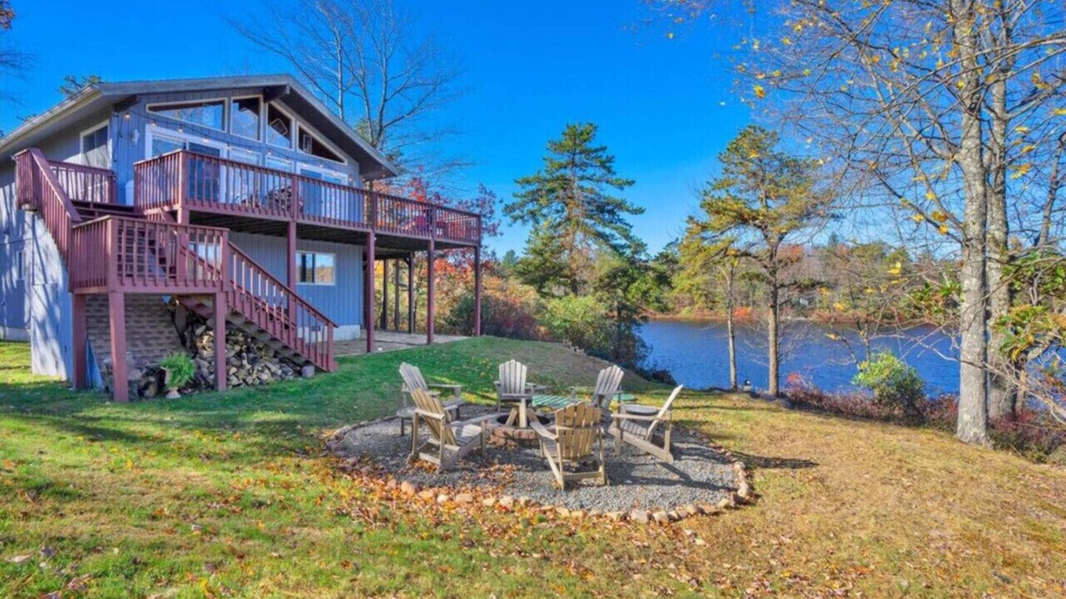 Long Pond Apartment | 4BR Lakehouse | Sleeps 10 | Fire Pit, Dock, Kayaks