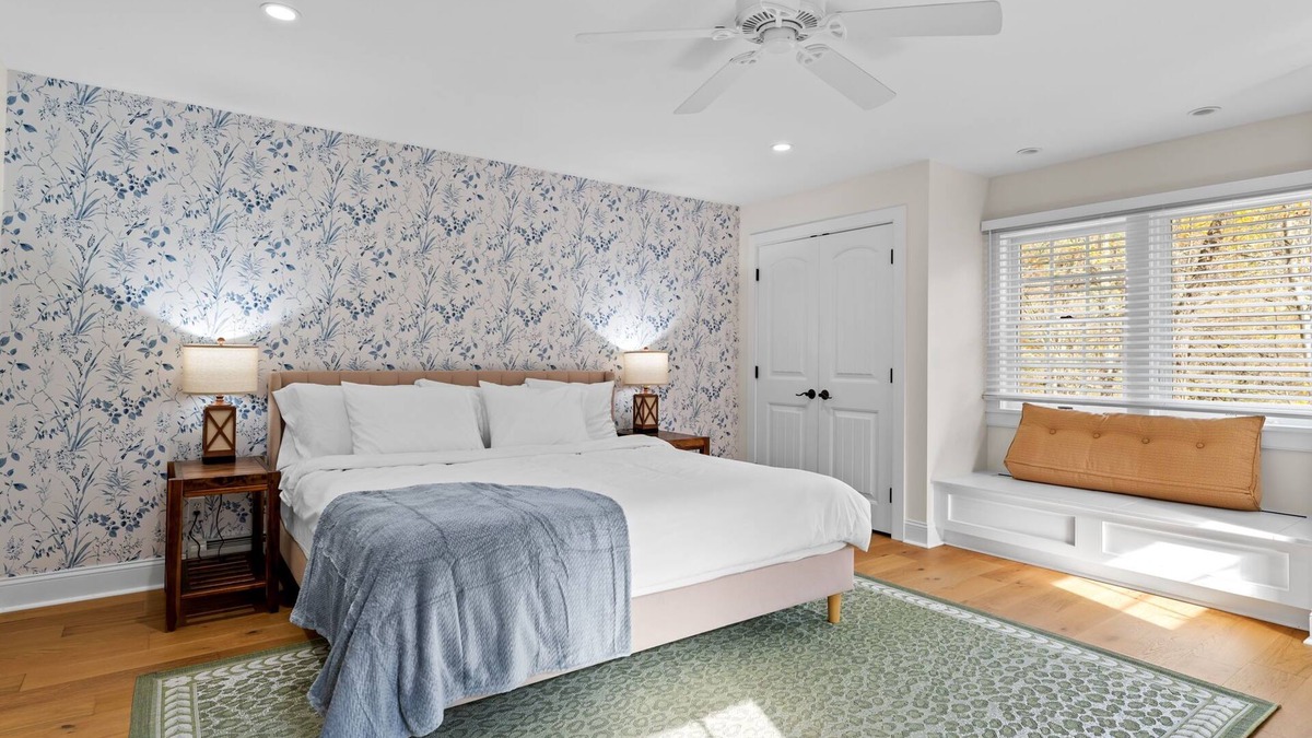 East Haven  Rutland County House | 4BR Luxury Retreat Year-Round Escape Near Pico, Killington and Mountain Top Inn!
