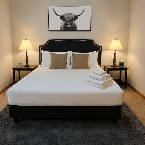 Pulaski Park Apartment | 4BR Near Downtown & Wicker Park - Bosworth 2