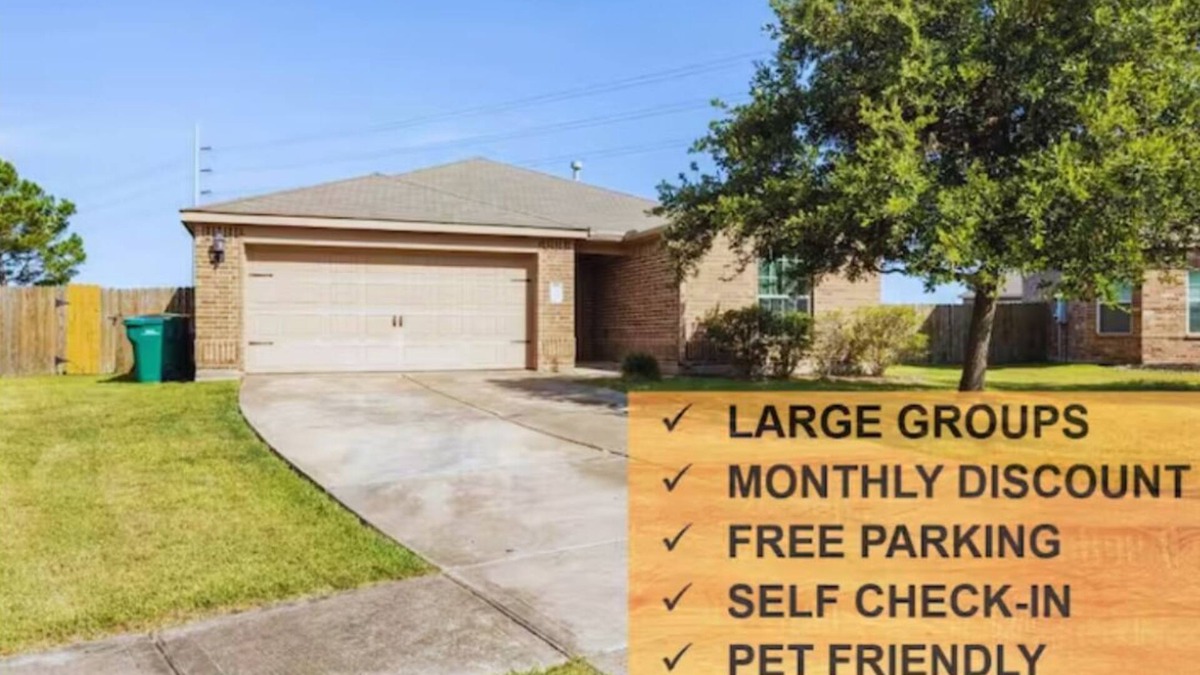 La Marque House | 4BR Near Galveston, Kemah NASA, Recently Rehabbed