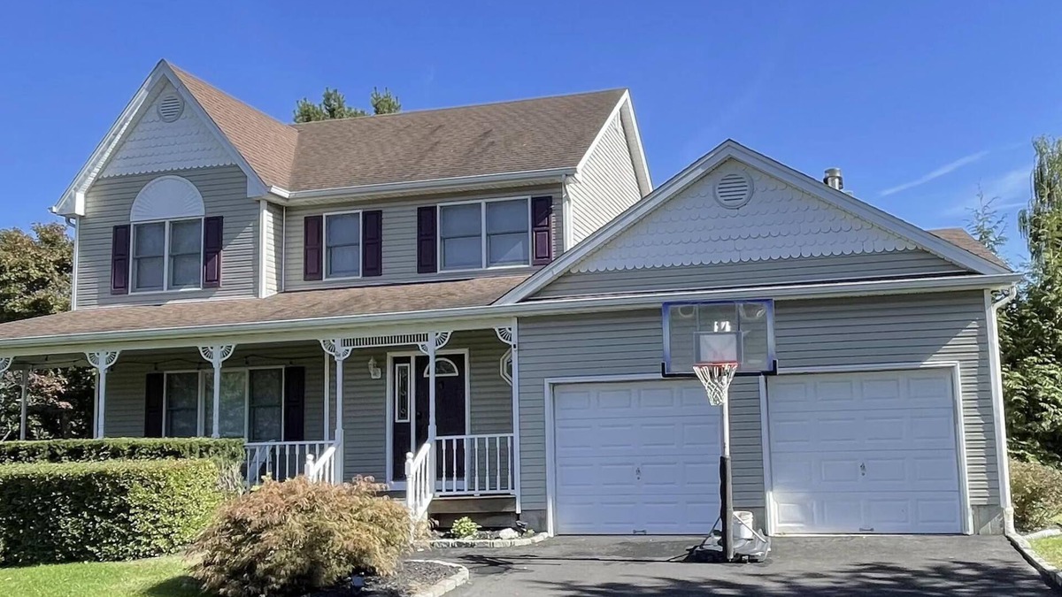 Southold House | 4BR NOFO Home in Heart of Wine Country (w/pool)