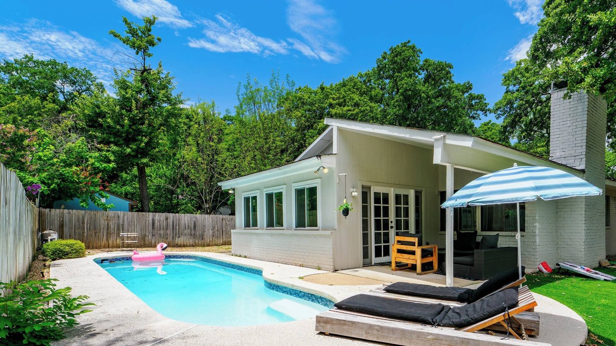 Bedford House | 4BR+Ping Pong+2500 sq ft