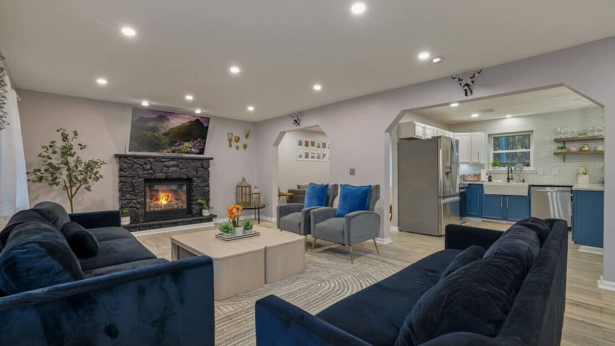 Tobyhanna House | 4BR Poconos Escape w/Hot Tub, Game Room & PS5