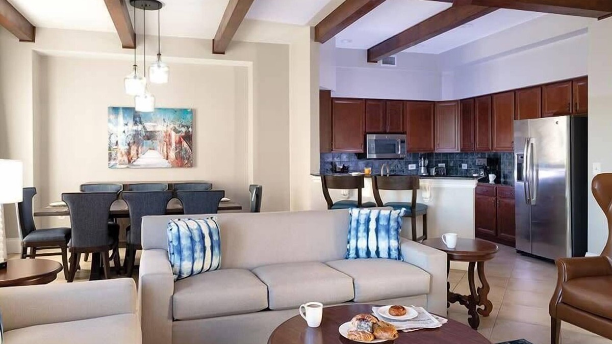 Downtown San Antonio Condo | 4br PR Condo Roof Top Pool w/Stunning Downtown Views!