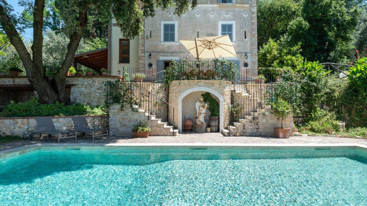Sezze Villa | 4BR Private Gated Villa with Pool near Rome and Beaches