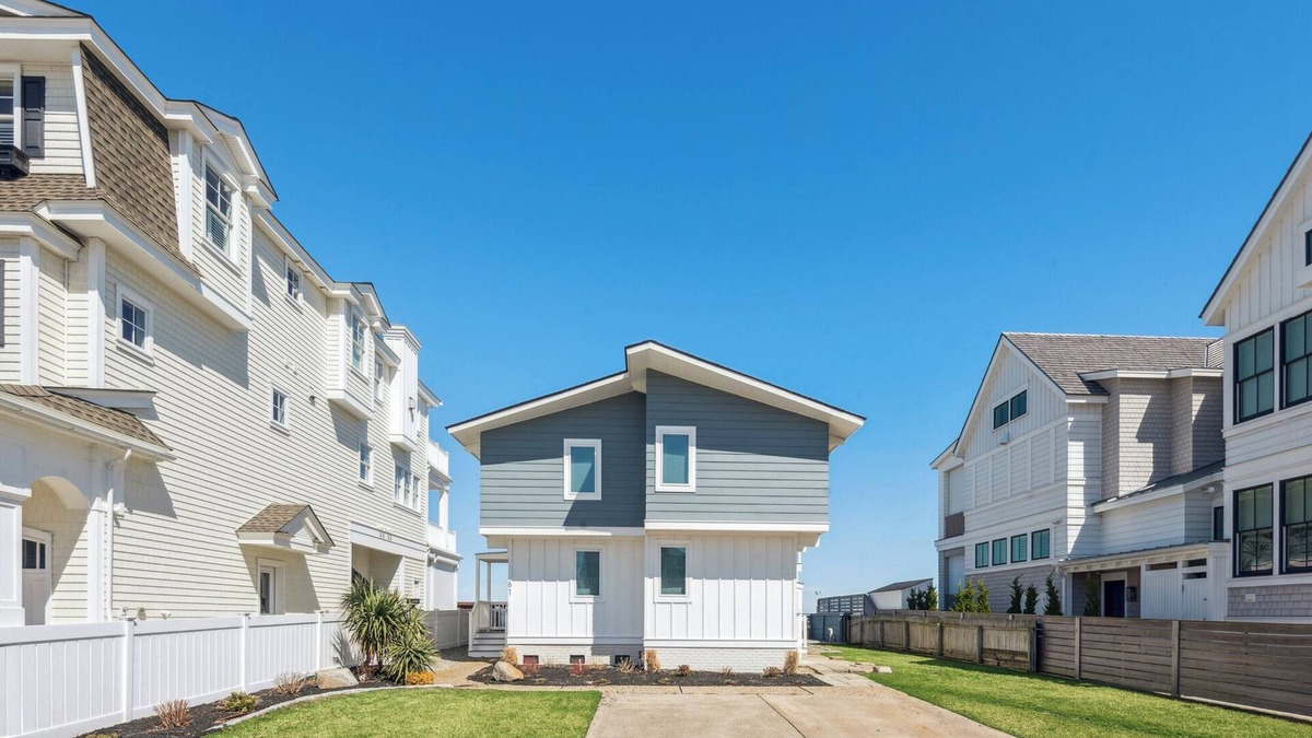 Avalon House | 4BR Renovated Home with Breathtaking Views