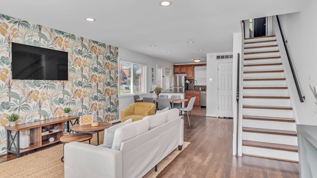 Seminary Hill House | 4BR Tropical Oasis, Free Parking
