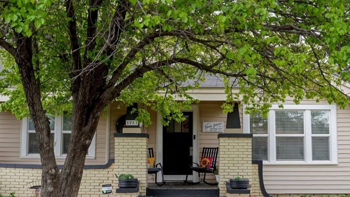 Amarillo House | 4BR w/Man Cave & She Cave Fun!