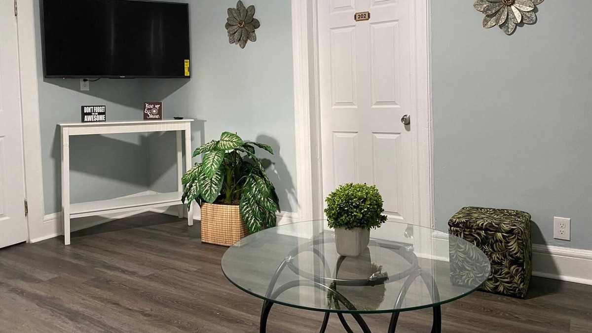 West Orange Apartment | 4Brs easy access to NYC 25min driveParking-laundry