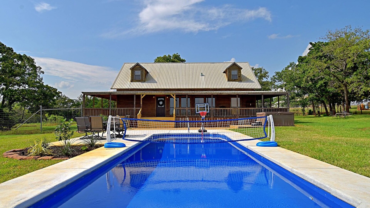 Caldwell County Cabin | 4D Guest Ranch~Large private pool with volley ball and basket ball nets