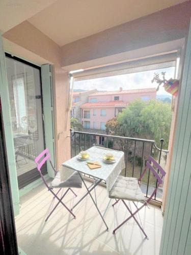 Collioure Apartment | 4PA109 Appartement F2 résidence avec piscine parking et cours de tennis