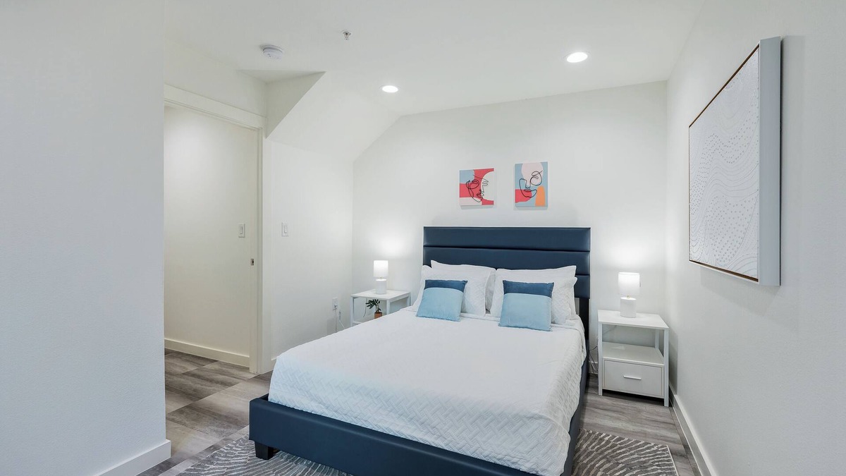 Cedars House | 4story townhome with rooftop patio view of Skyline!