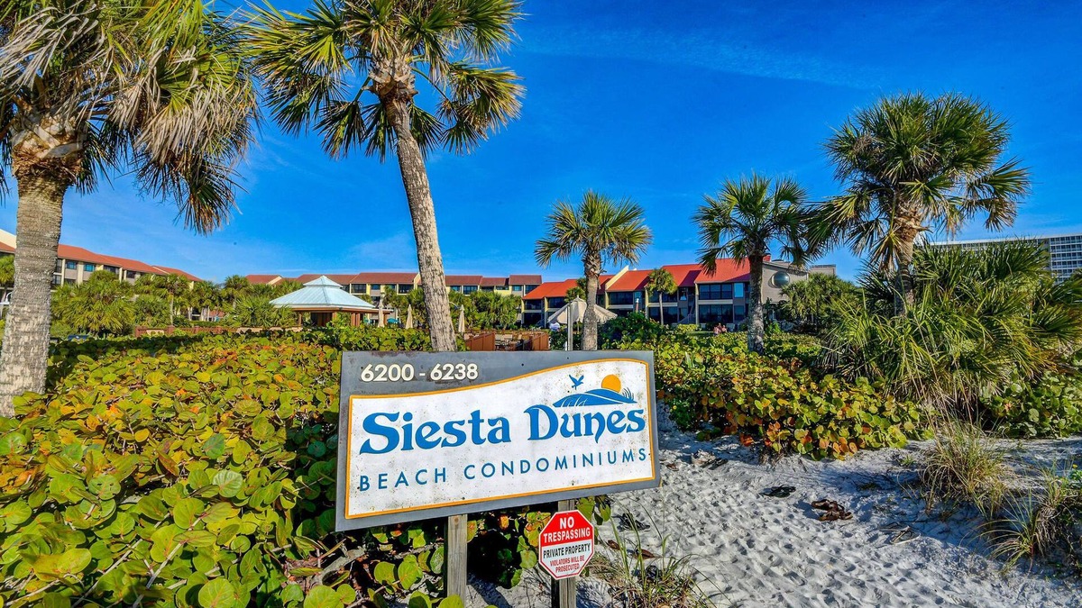 Siesta Key Condo | 4th Floor Crescent Beach Condo Offering Full Unobstructed Gulf Views.nn